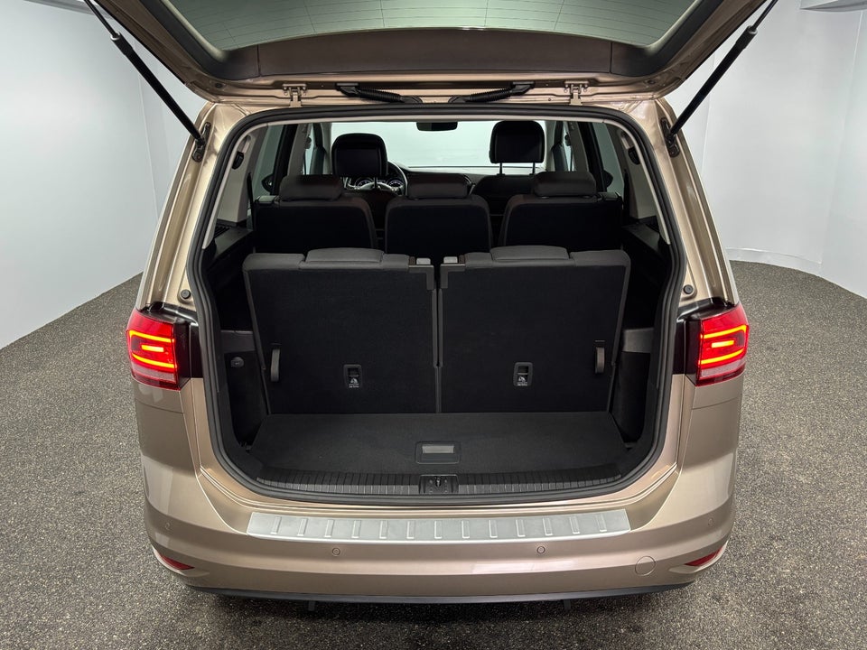 VW Touran 1,6 TDi 115 Comfortline DSG 7prs 5d