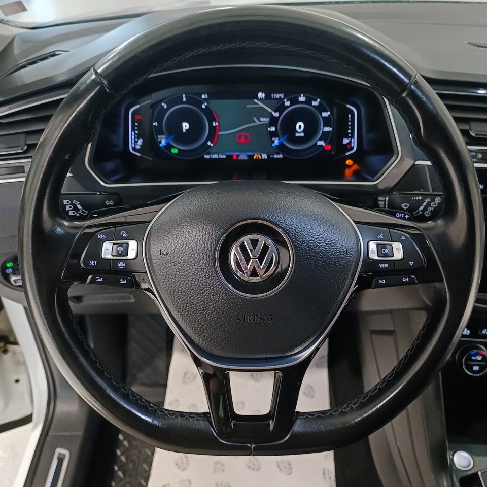 VW Tiguan 2,0 TDi 150 R-line DSG Van 5d