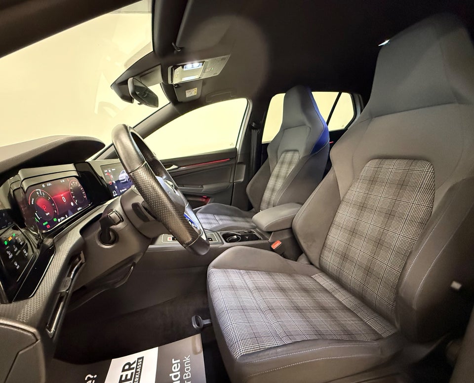 VW Golf VIII 1,4 GTE DSG 5d