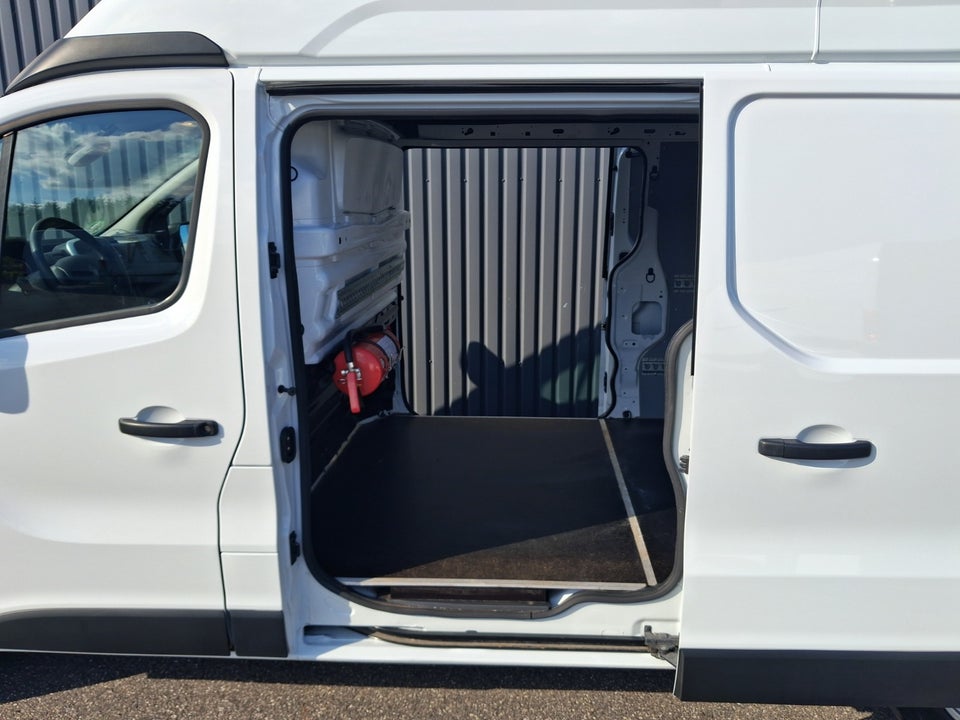 Renault Trafic T29 2,0 dCi 145 L2H2