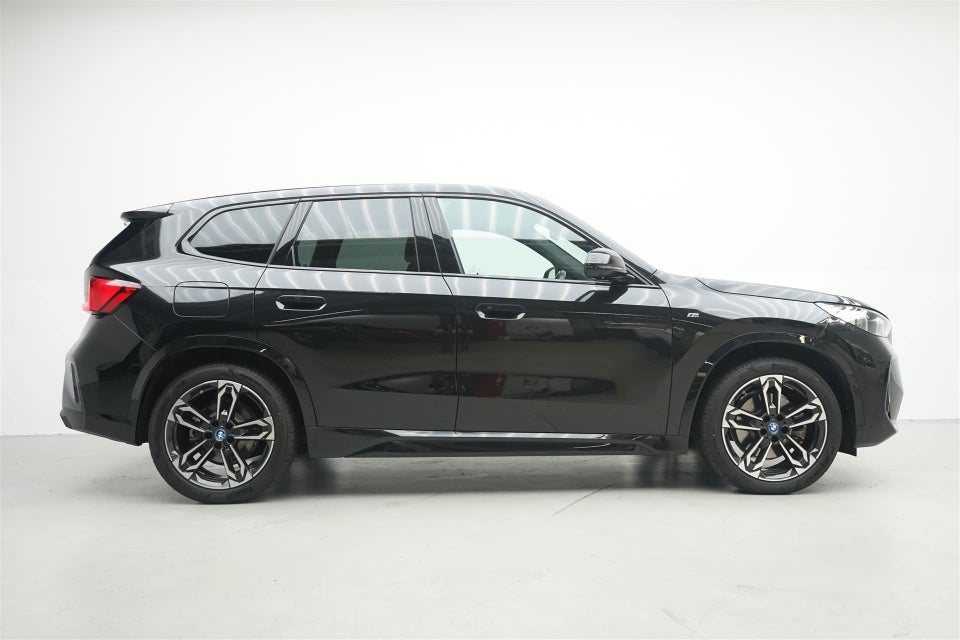 BMW iX1 xDrive30 M-Sport 5d