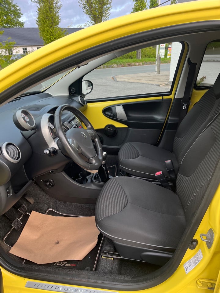 Peugeot 107 1,0 Sportium 5d