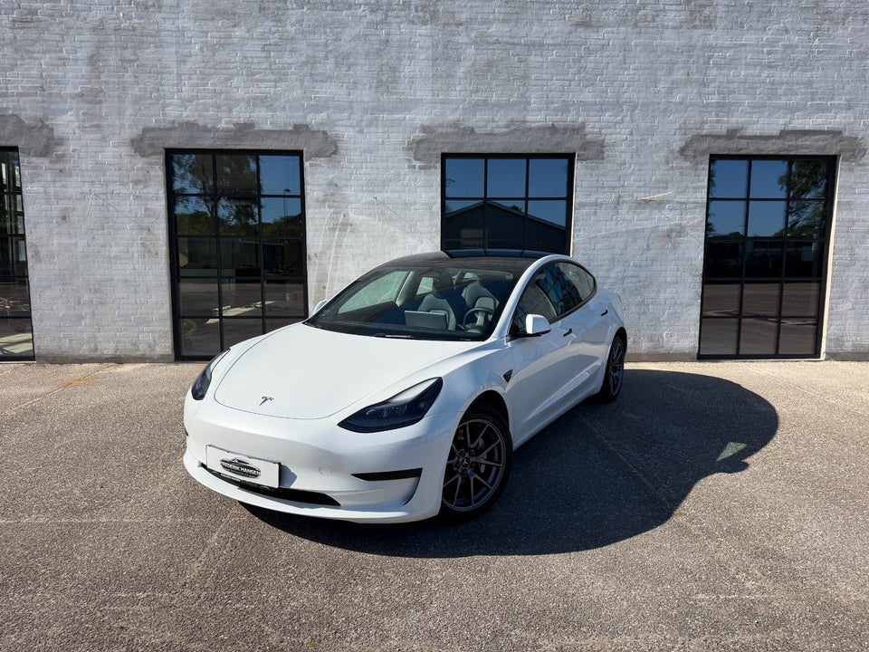 Tesla Model 3 RWD 4d