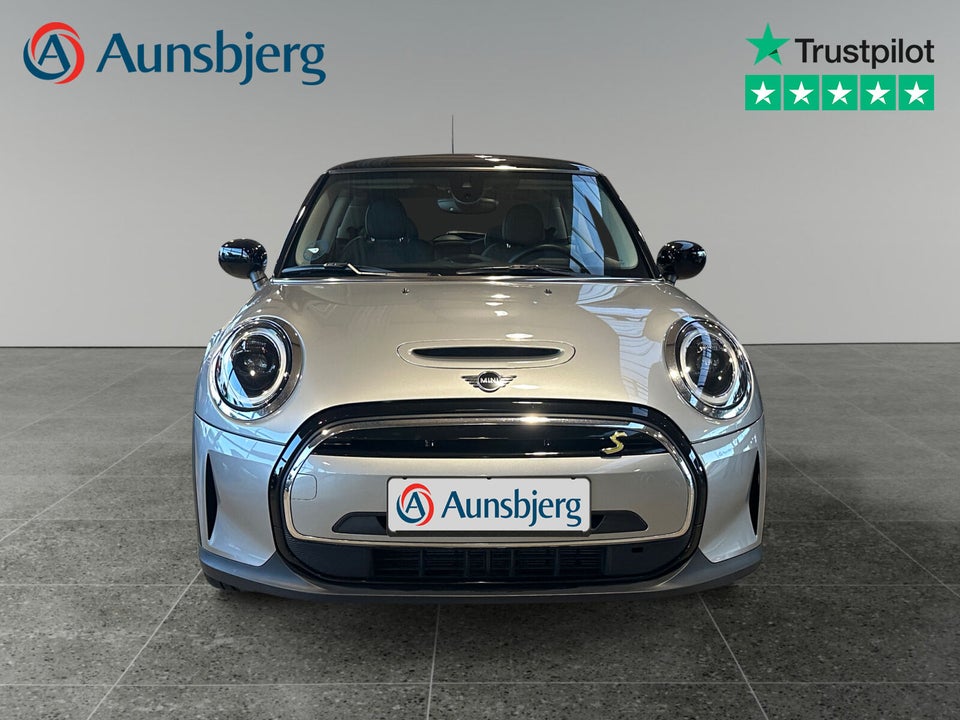MINI Cooper SE Essential 3d