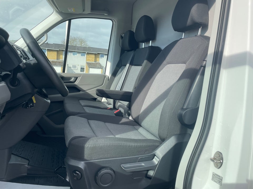 VW Crafter 35 2,0 TDi 177 Kassevogn L3H2