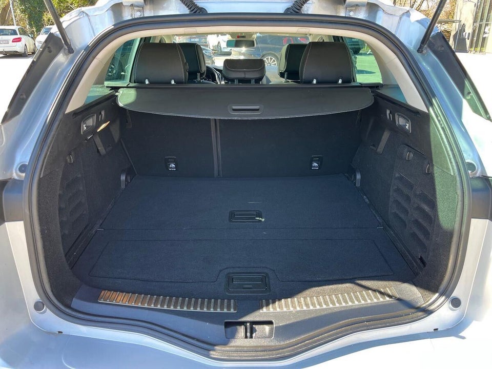 Renault Megane IV 1,3 TCe 140 Bose Edition Sport Tourer EDC 5d