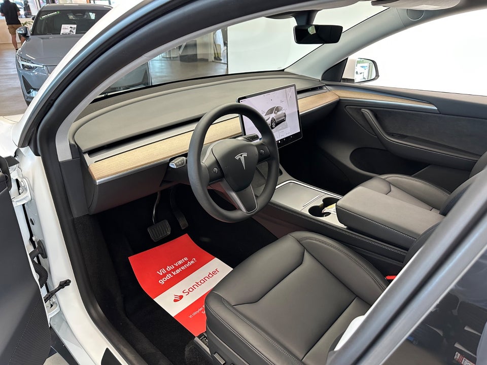 Tesla Model Y RWD 5d