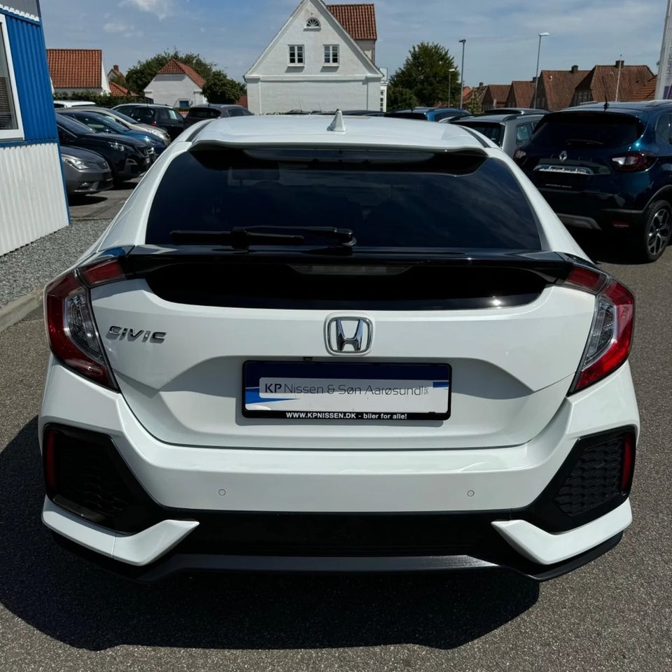 Honda Civic 1,0 VTEC Turbo Elegance CVT 5d