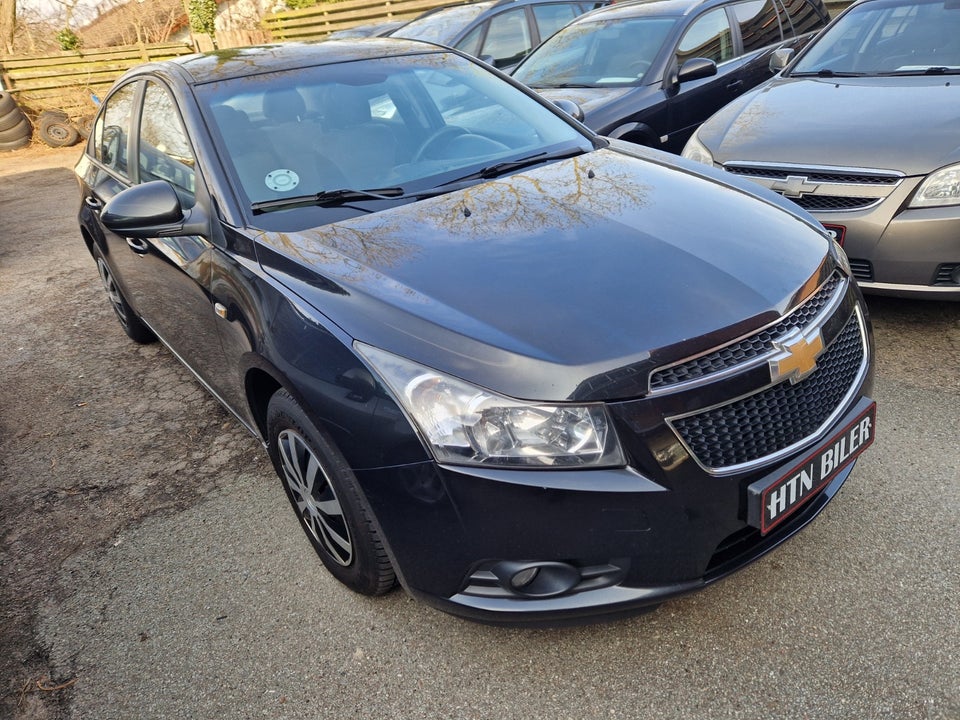 Chevrolet Cruze 1,8 LS 4d