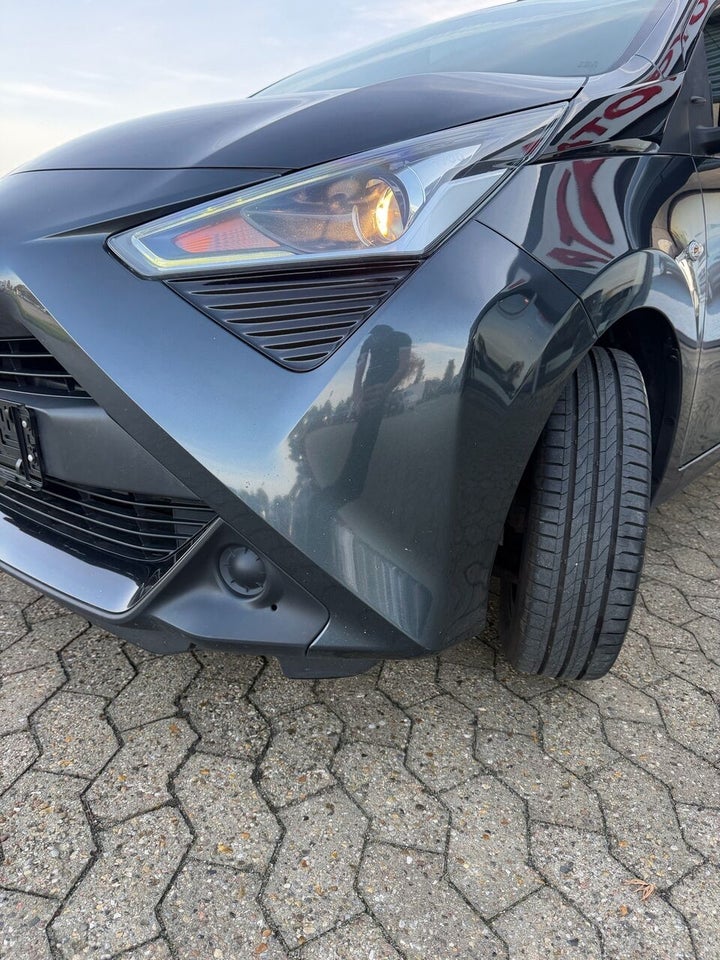 Toyota Aygo 1,0 VVT-i x-plore 5d