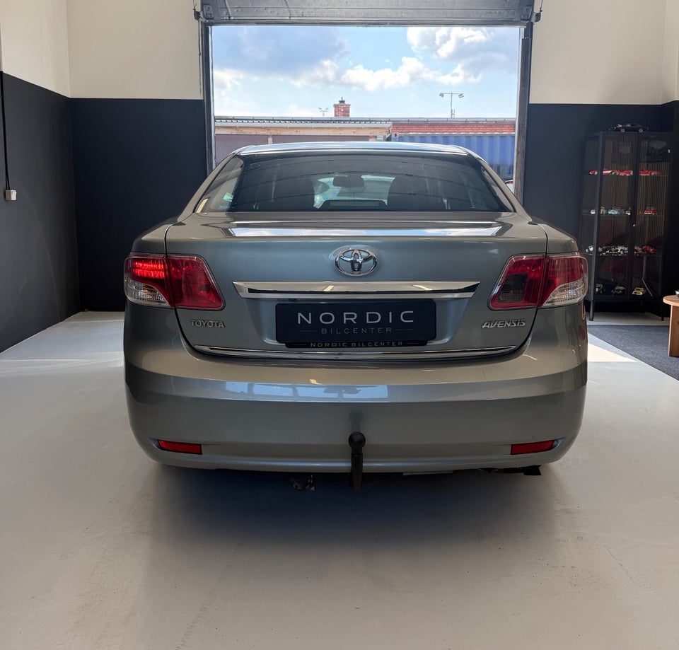 Toyota Avensis 1,8 VVT-i T2 E-CVT 4d