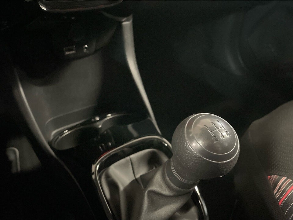 Citroën C1 1,0 VTi Shine 5d