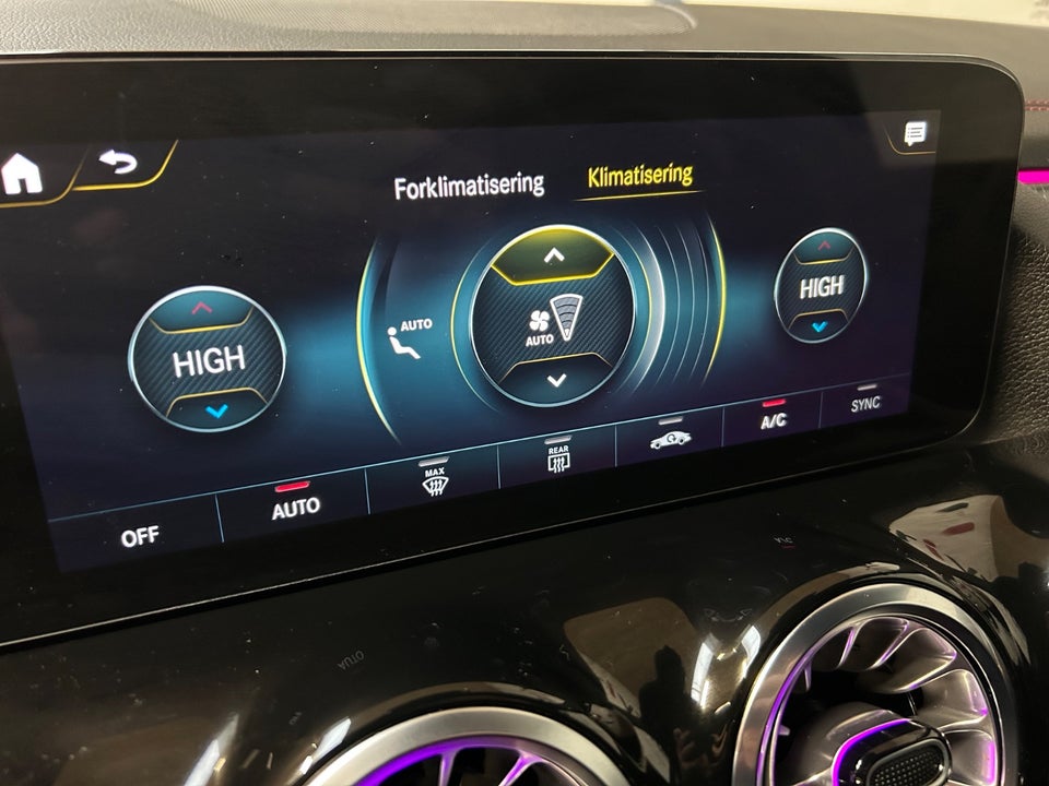 Mercedes EQA350 AMG Line 4Matic 5d