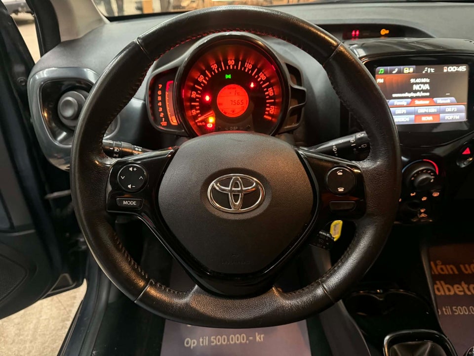 Toyota Aygo 1,0 VVT-i x-wave Sky 5d