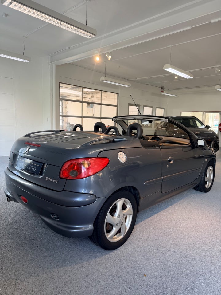 Peugeot 206 1,6 16V CC 2d