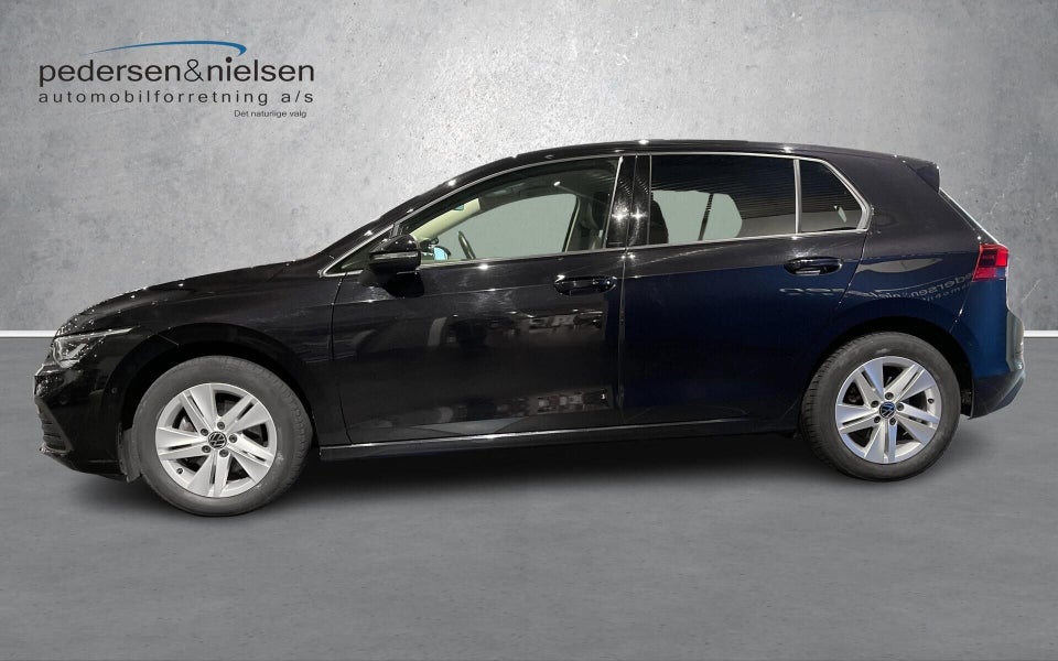 VW Golf VIII 1,5 eTSi 130 Life DSG 5d