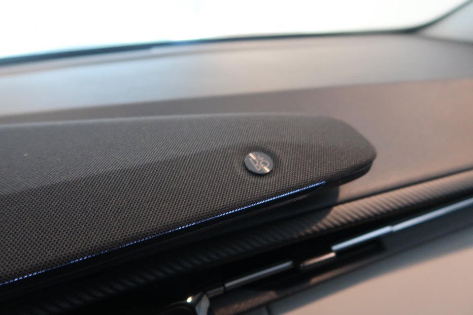 Ford Explorer 84 Premium Extended Range AWD 5d