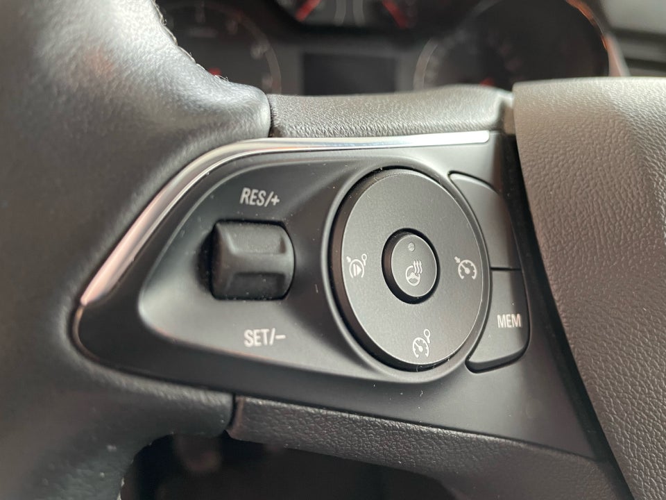 Opel Crossland 1,2 Sport 5d