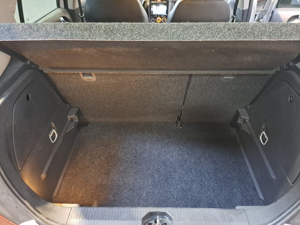 Opel Corsa 1,2 16V Cosmo 5d