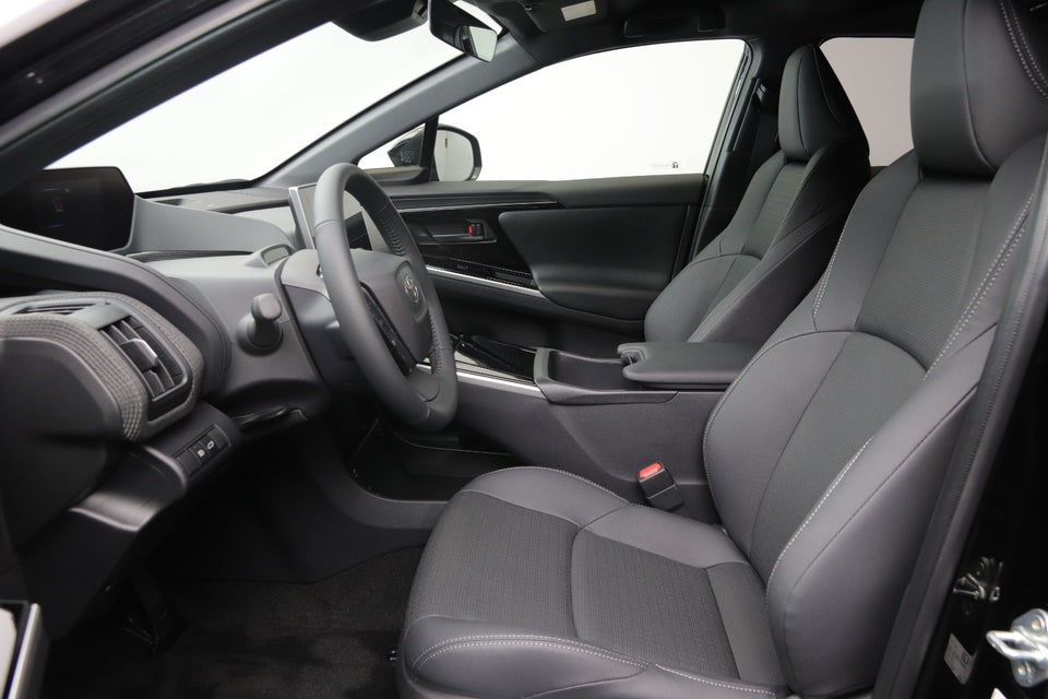 Toyota bZ4X Executive 5d