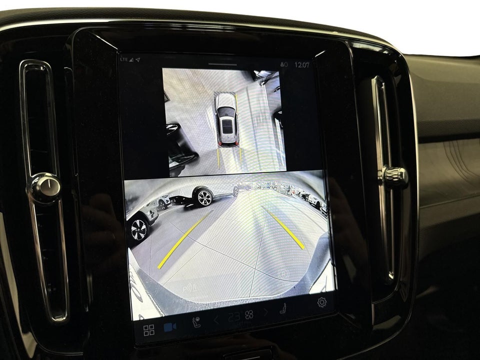 Volvo EX40 Extended Range Plus 5d