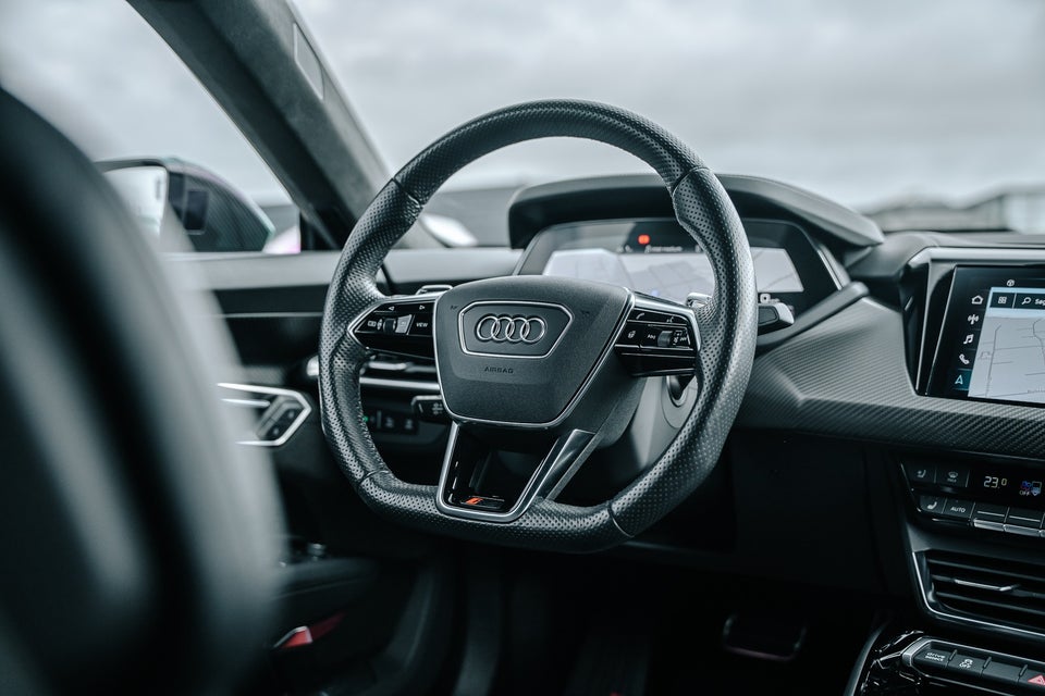 Audi RS e-tron GT quattro 4d