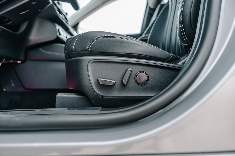 Ford Kuga 2,5 PHEV Vignale CVT 5d