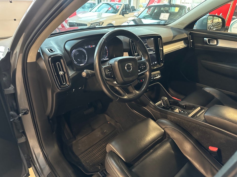 Volvo XC40 2,0 D4 190 Momentum aut. AWD 5d