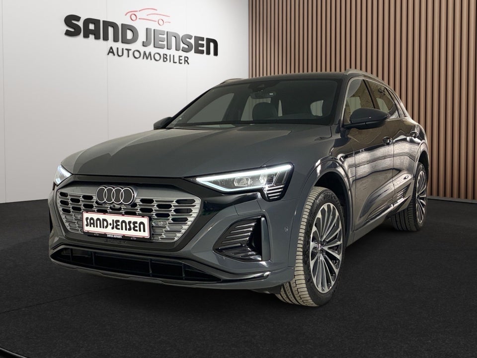 Audi Q8 e-tron 55 S-line quattro 5d