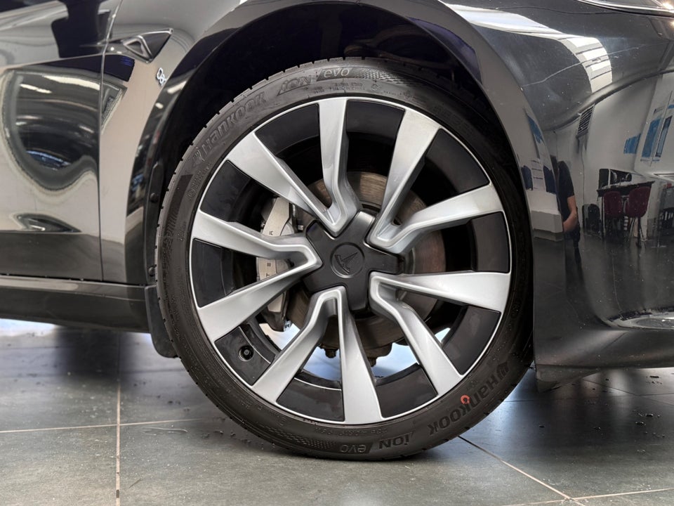 Tesla Model 3 RWD 4d