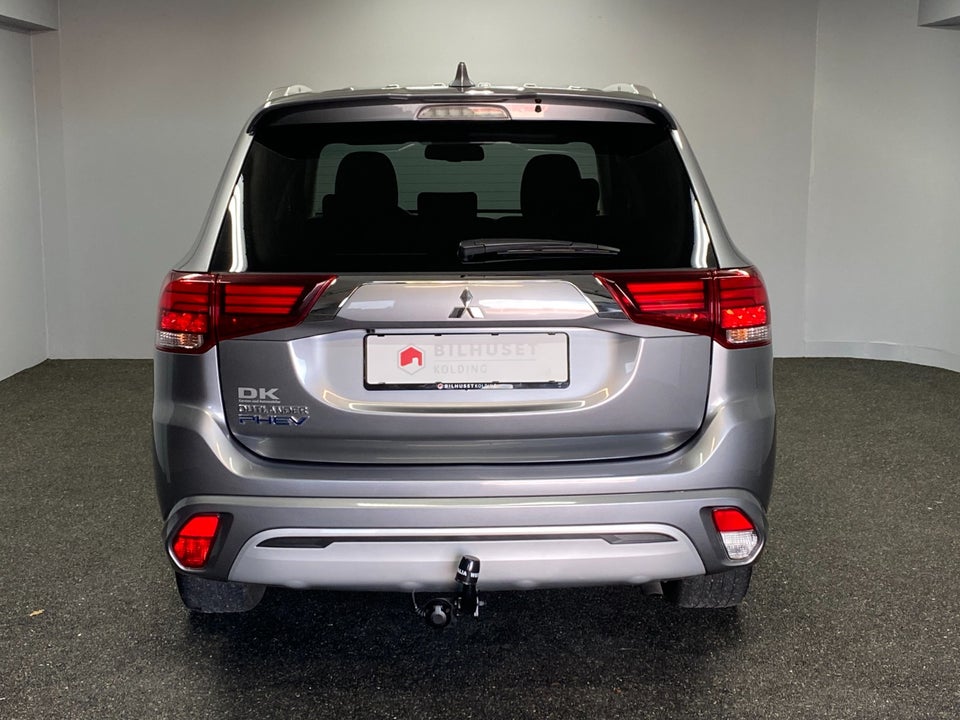 Mitsubishi Outlander 2,4 PHEV Invite+ CVT 4WD 5d