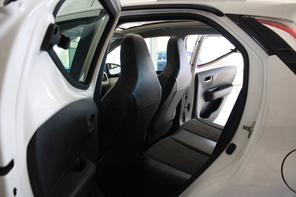 Toyota Aygo 1,0 VVT-i x-wave Sky 5d