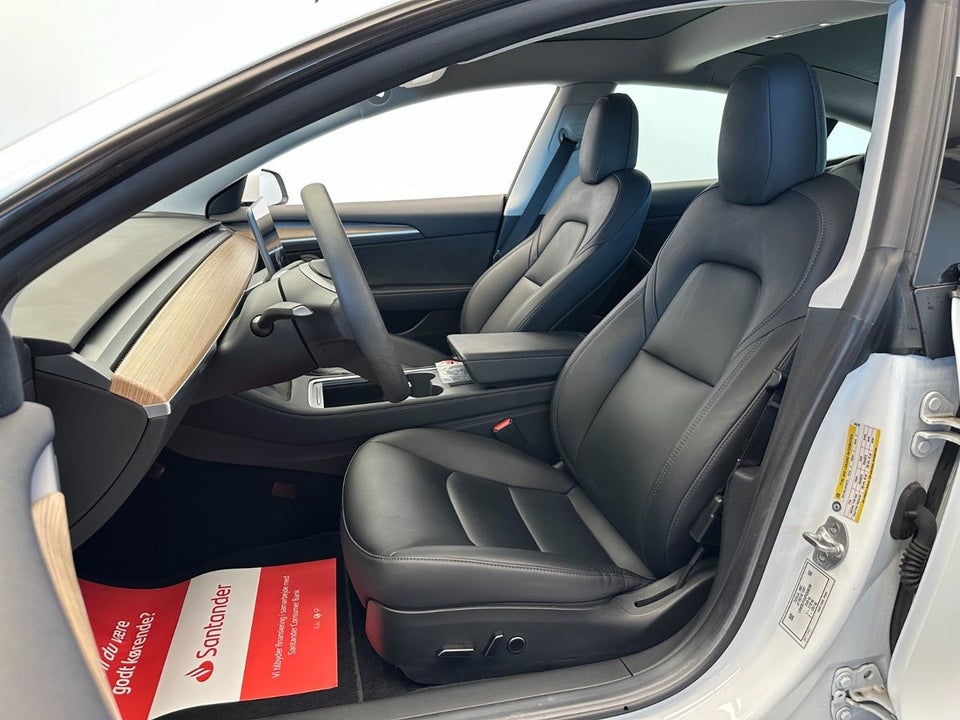 Tesla Model 3 RWD 4d