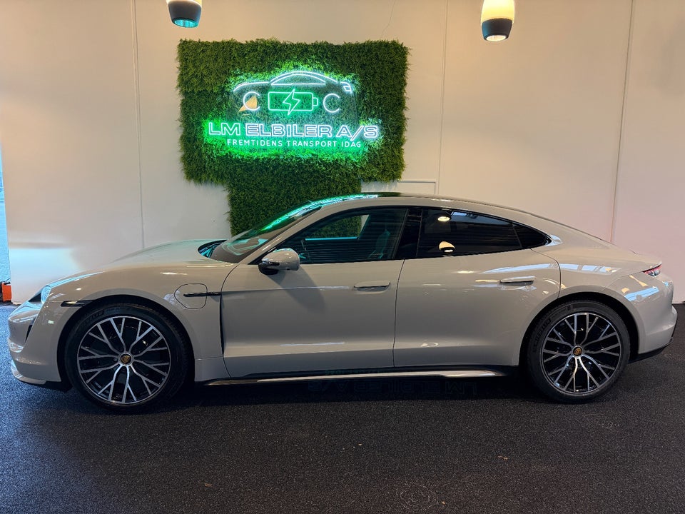 Porsche Taycan Turbo Performance+ 4d