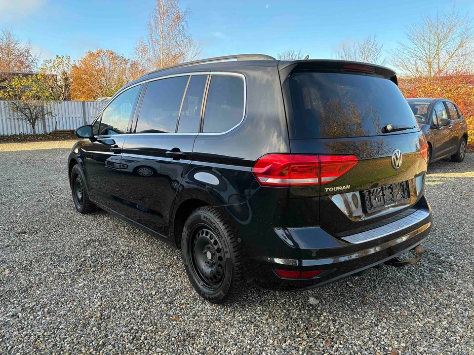 VW Touran 1,6 TDi 115 IQ.Drive DSG 7prs 5d