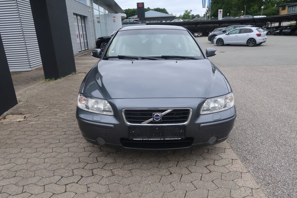 Volvo S60 2,4 140 Kinetic 4d
