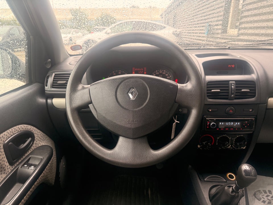 Renault Clio II 1,2 8V Basic 5d