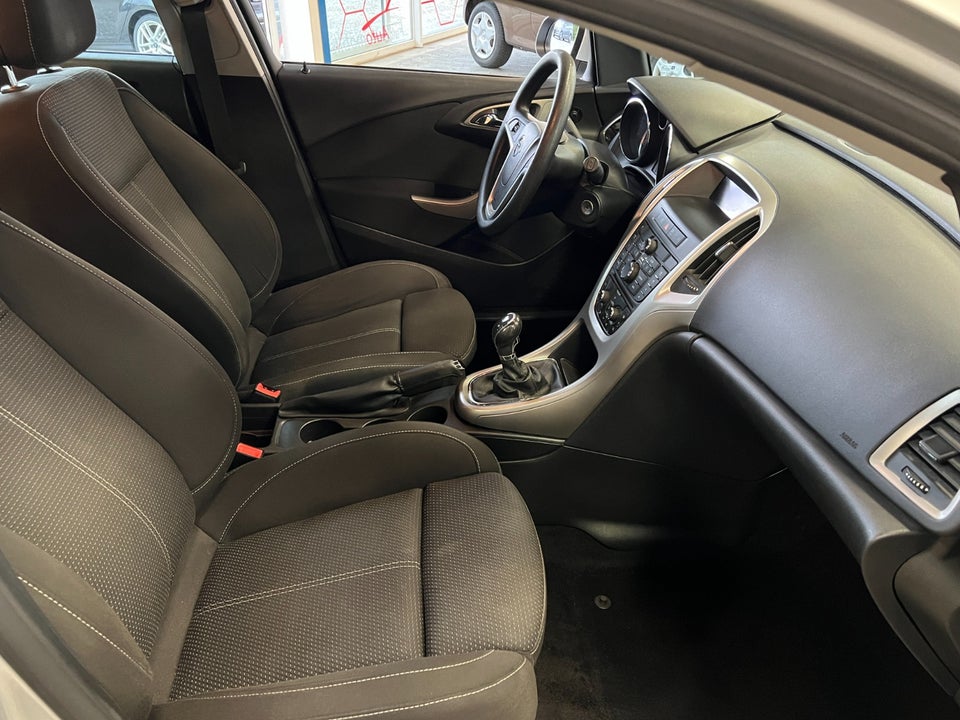 Opel Astra 1,4 T 140 Enjoy Sports Tourer 5d