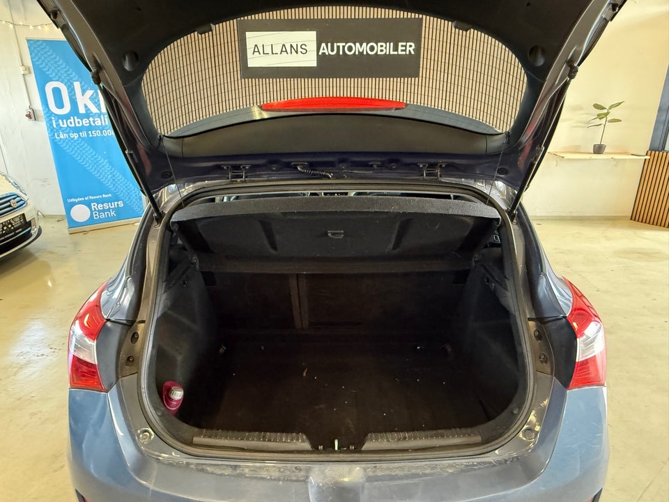 Hyundai i30 1,6 CRDi 110 Comfort Eco 5d