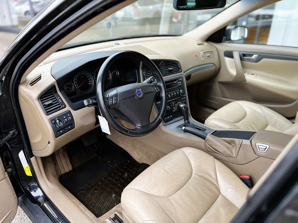 Volvo S60 2,4 140 Momentum aut. 4d