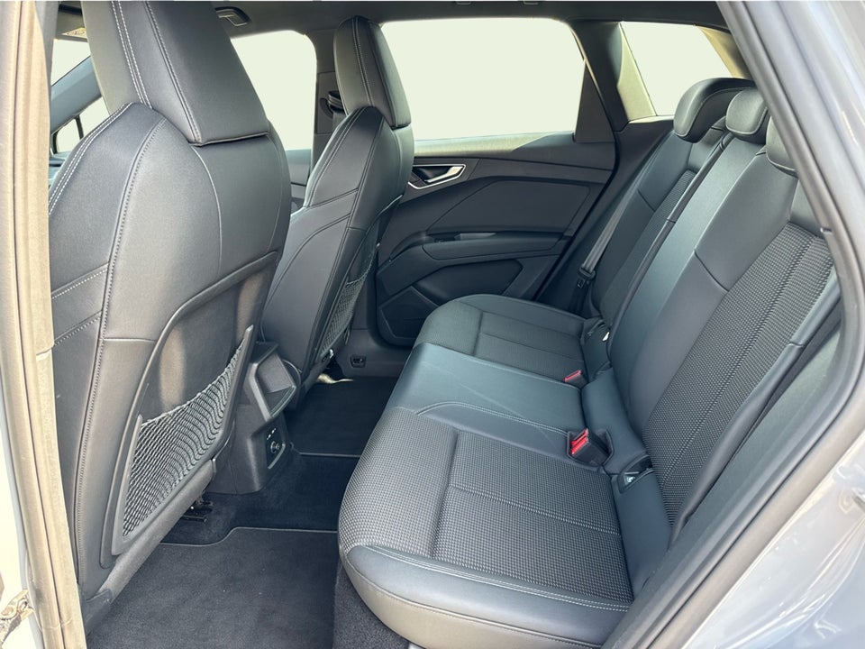 Audi Q4 e-tron 40 S-line 5d