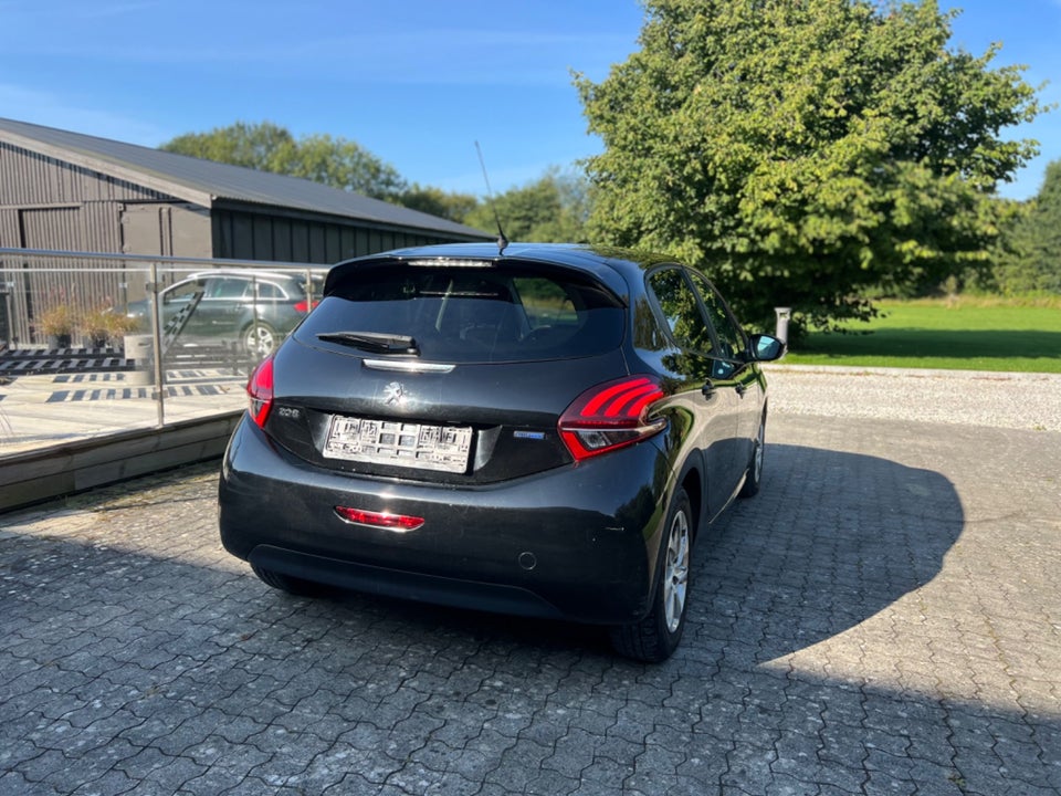 Peugeot 208 1,6 BlueHDi 100 Desire Sky 5d