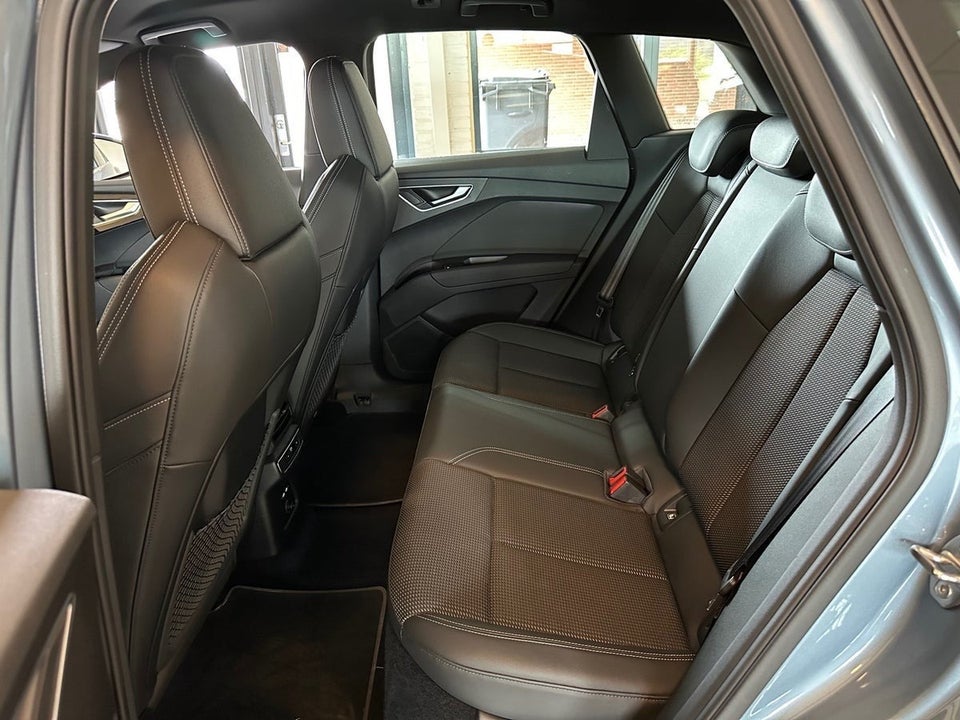 Audi Q4 e-tron 40 S-line 5d