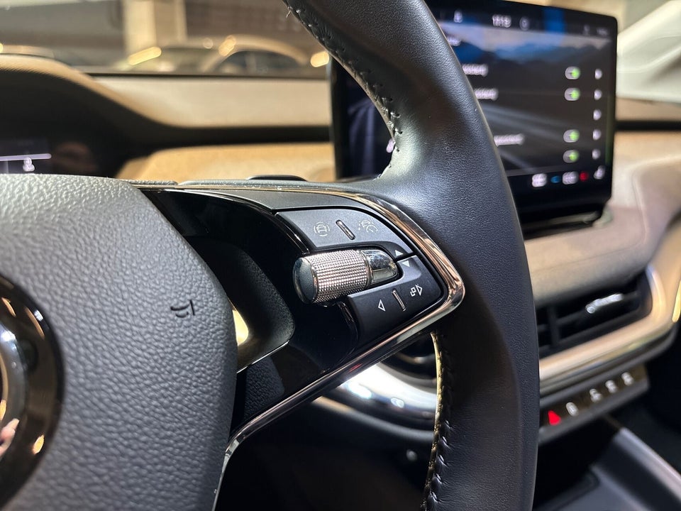 Skoda Enyaq 60 iV Plus 5d