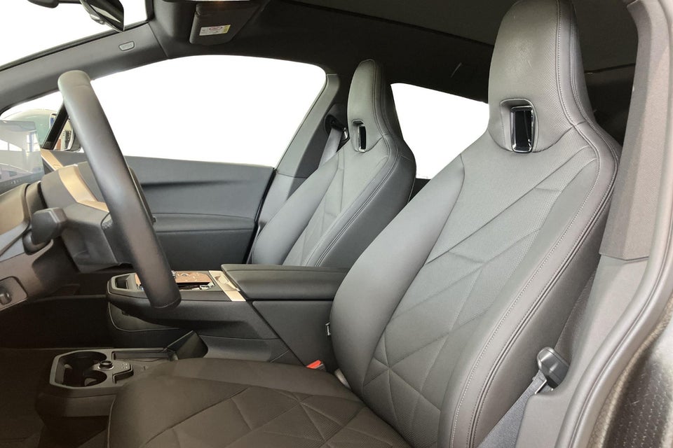 BMW iX xDrive40 Supercharged 5d