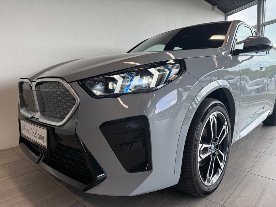 BMW iX2 eDrive20 M-Sport 5d