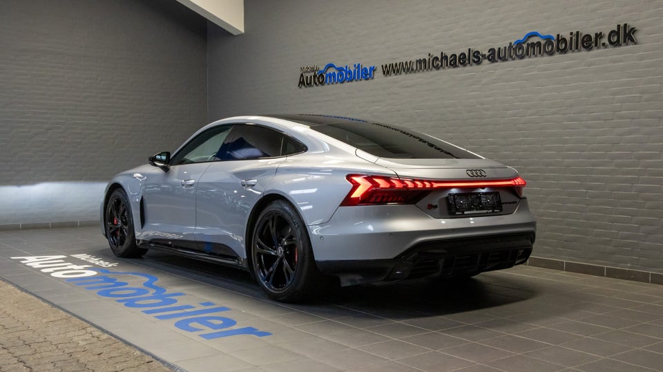 Audi RS e-tron GT quattro 4d