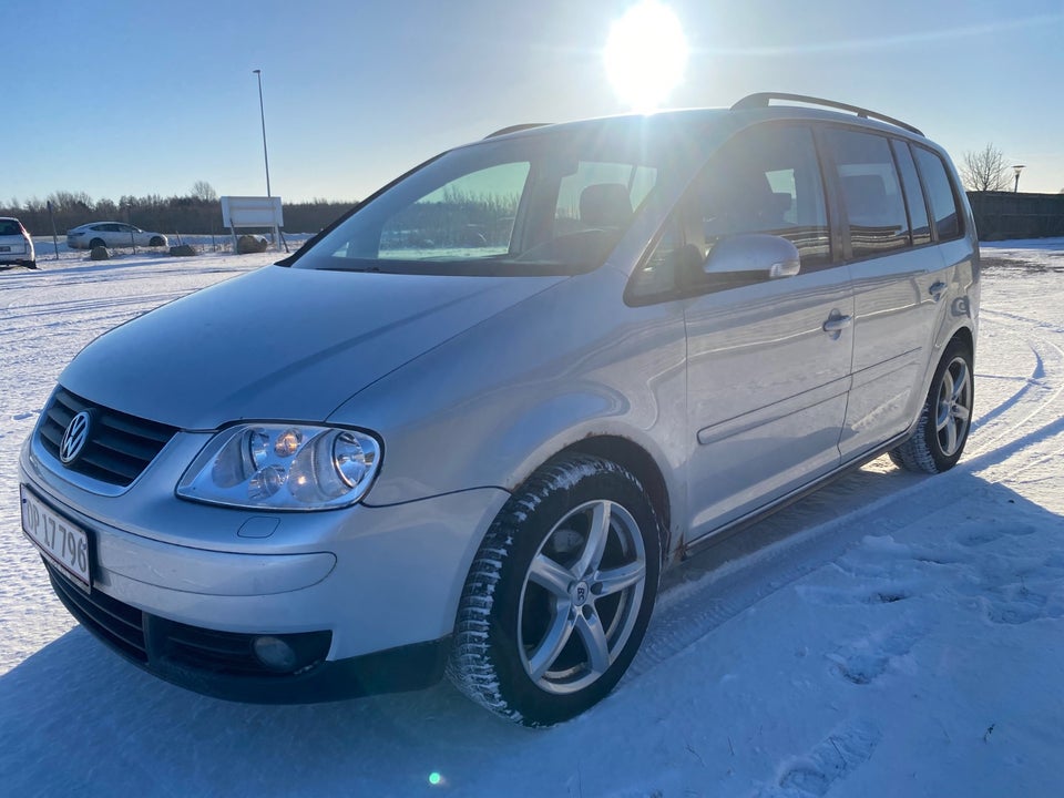 VW Touran 1,6 FSi 5d