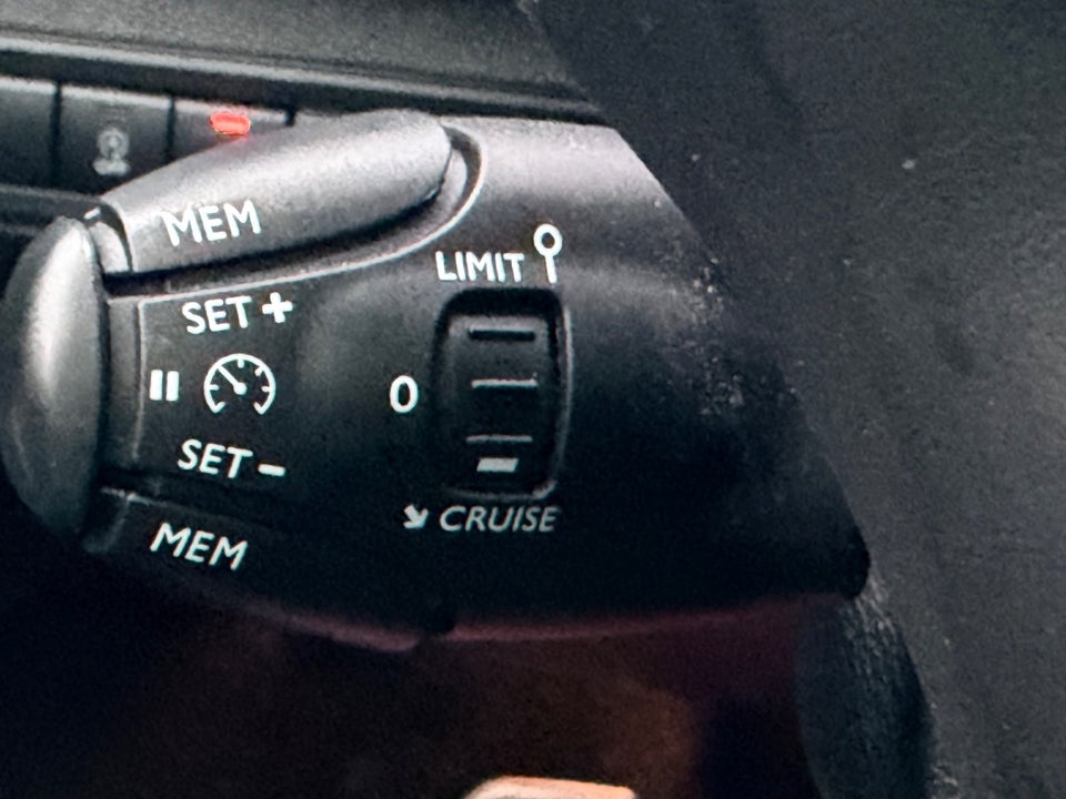Peugeot 308 1,6 BlueHDi 120 Allure Sky 5d