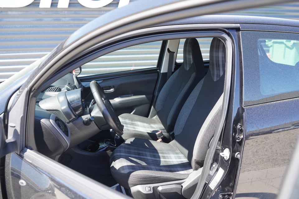 Peugeot 108 1,0 e-VTi 72 Selection 5d
